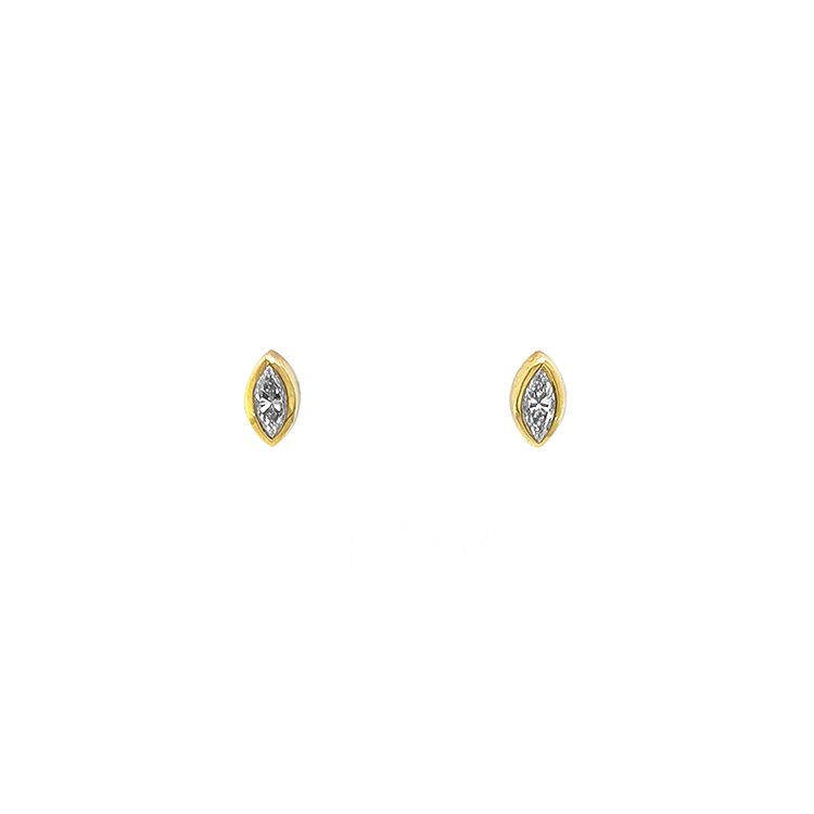 detail Zlaté Náušnice s Diamanty