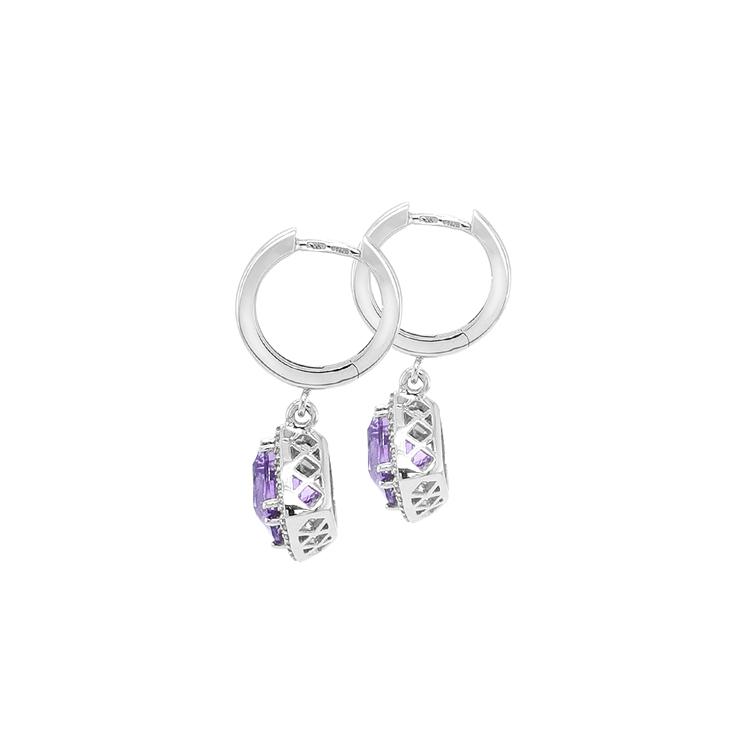 detail Zlaté Náušnice s Ametystem a Diamanty