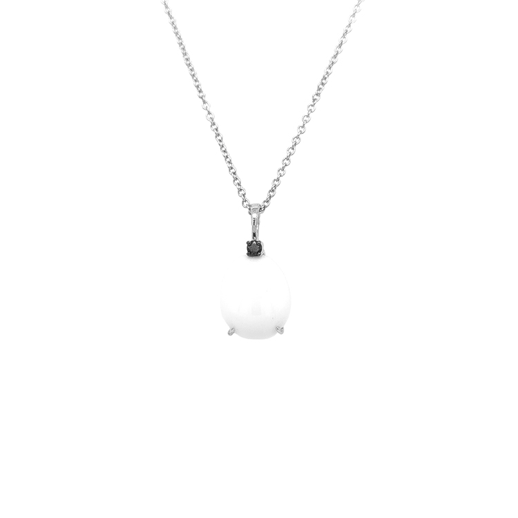detail Zlatý přívěsek s Bílým Achátem a Černým Diamantem