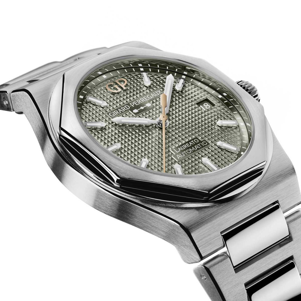 detail Girard-Perregaux Laureato 38mm Sage Green 81005-11-3407-1CM