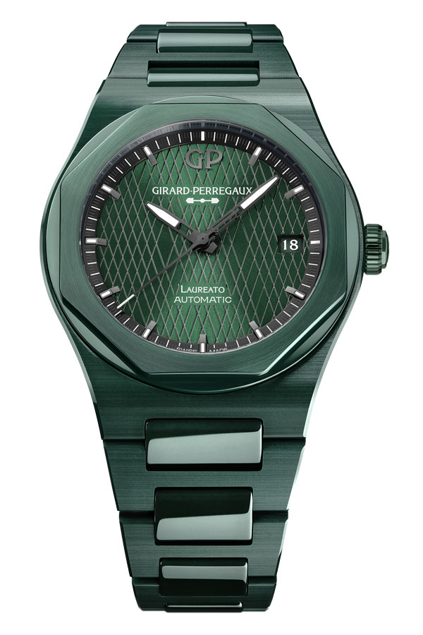 detail Girard-Perregaux Laureato 42mm Green Ceramic Aston Martin Edition