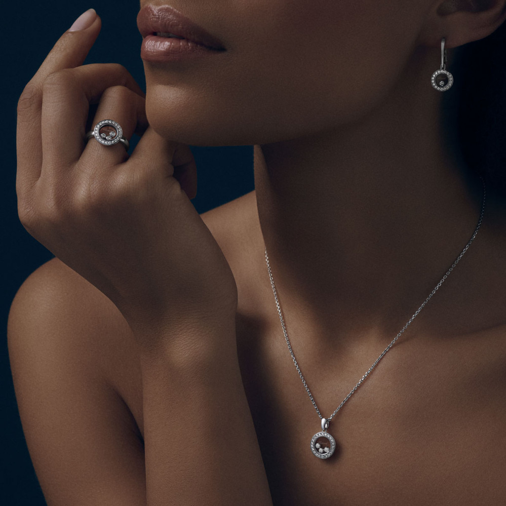 detail Zlaté Náušnice Chopard Happy Diamonds 83A017-1401
