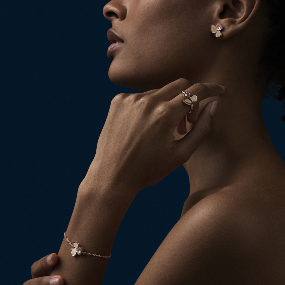 detail Zlaté Náušnice Chopard Happy Hearts 83A083-5701