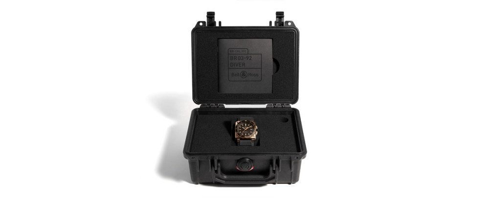 detail Bell & Ross Instruments BR03-92 Diver Brown Bronze BR0392-D-BR-BR/SCA