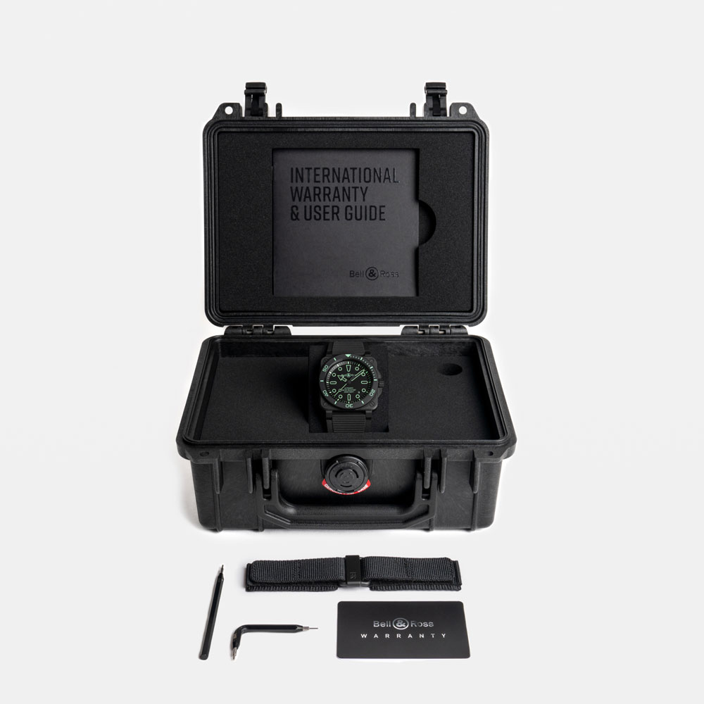 detail Bell & Ross BR-03 Diver Lum Outline BR03A-D-OL-CE/SRB