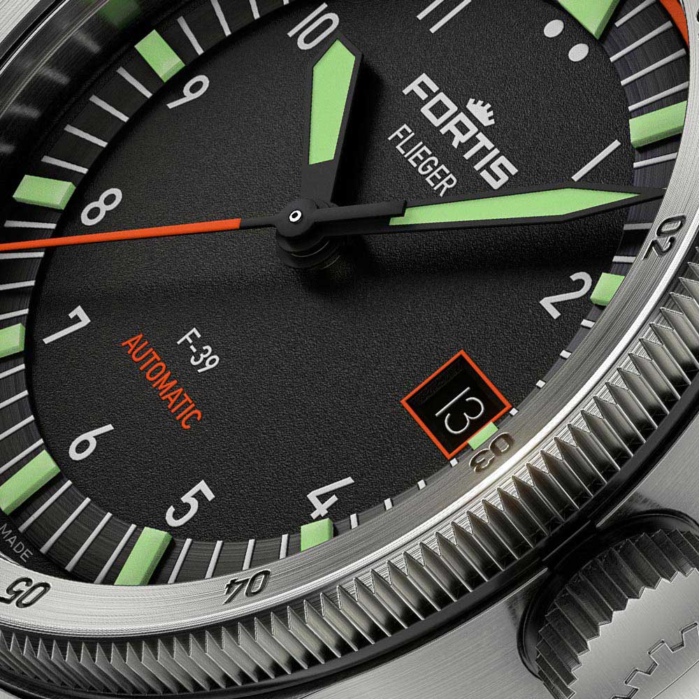 detail Fortis Flieger F-39 Automatic on Aviator Strap F4220006