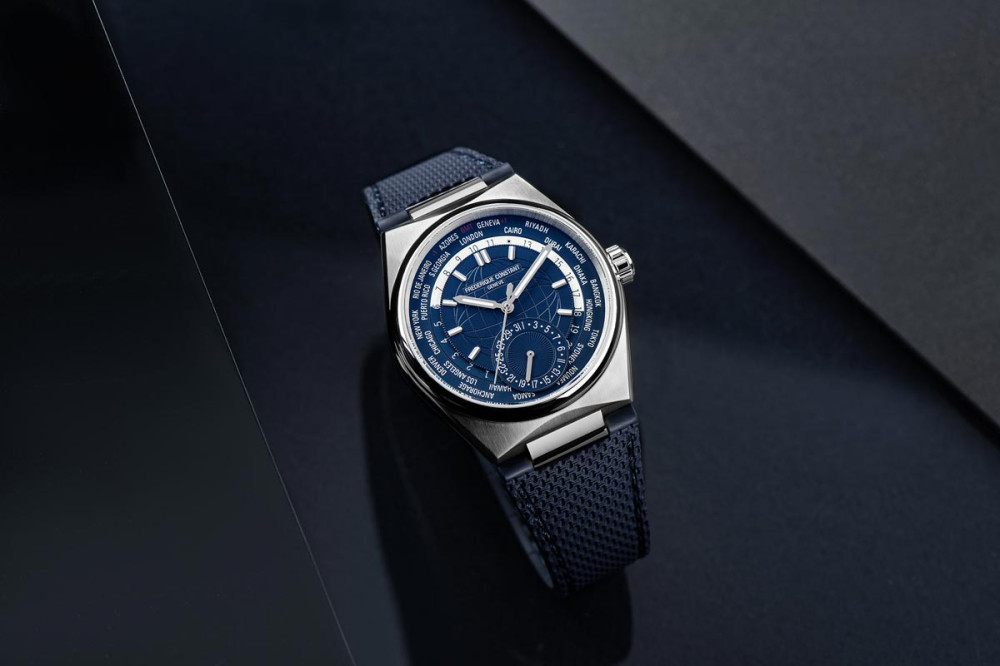 detail Frederique Constant Manufacture Highlife Worldtimer FC-718N4NH6B