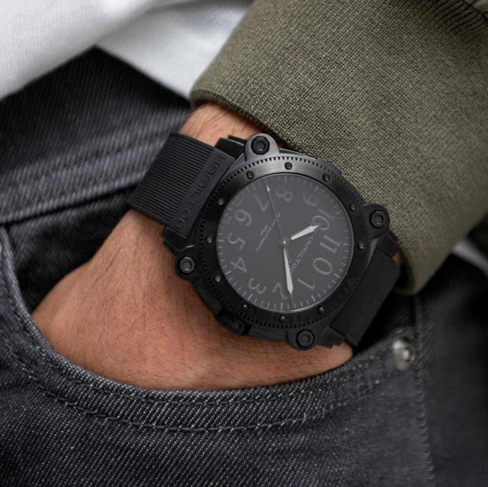 detail Hamilton Khaki Navz BeLOWZERO Auto Titanium H78505330