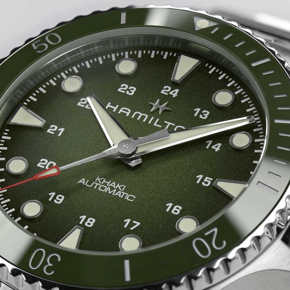 detail Hamilton Khaki Navy Scuba Auto H82525160