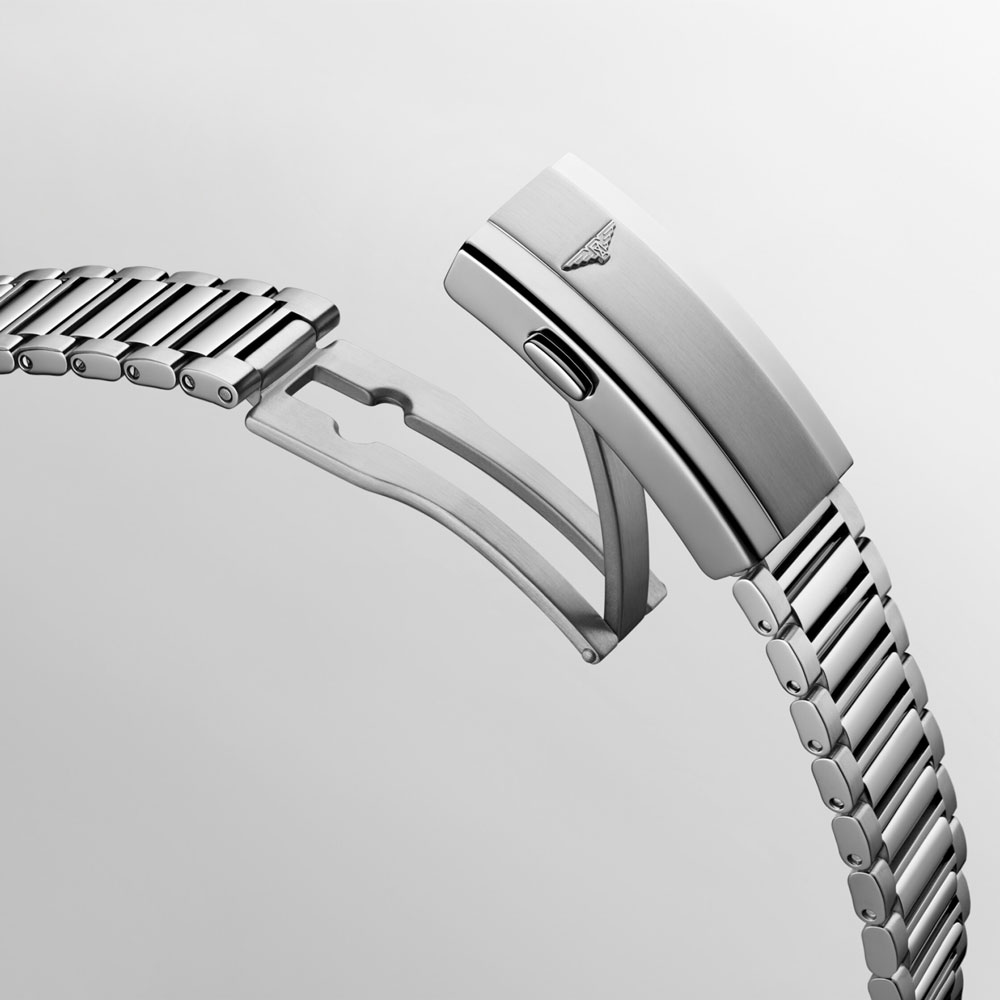 detail Longines Conquest Heritage L1.650.4.02.6