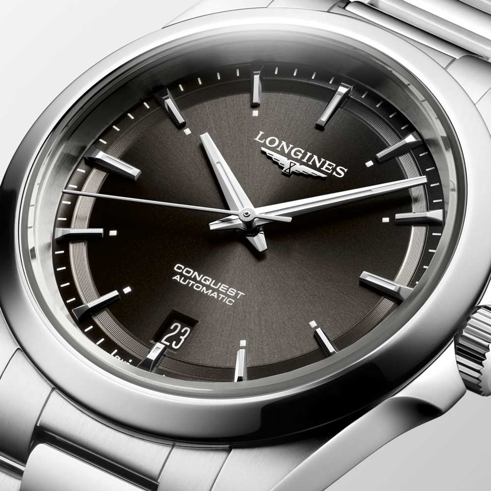 detail Longines Conquest L3.720.4.52.6