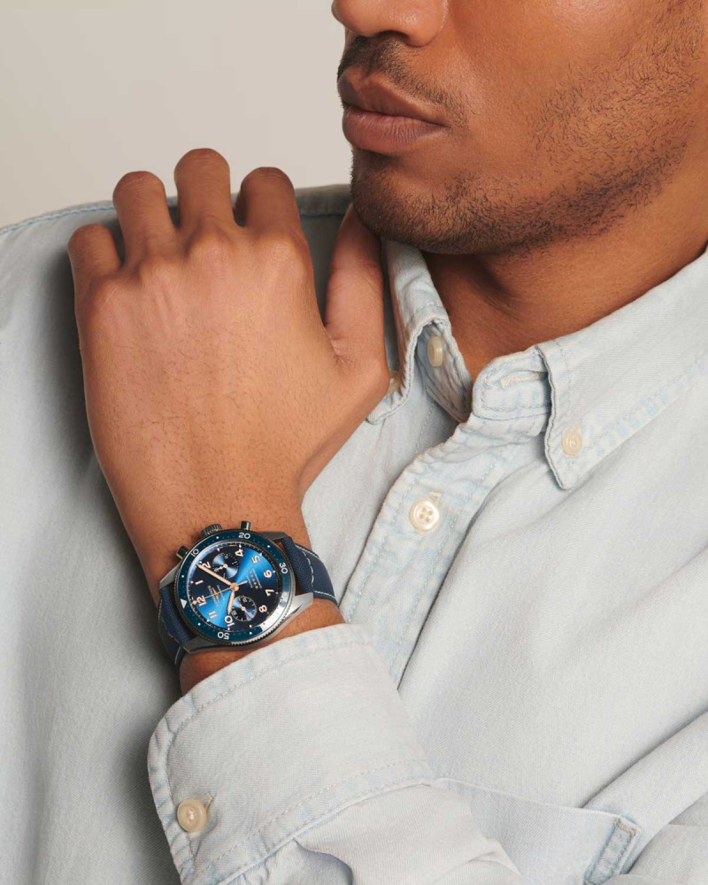 detail Longines Spirit Fylback L3.821.4.93.2