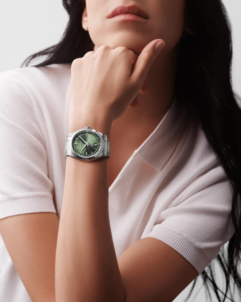 detail Longines Conquest L3.830.4.02.6