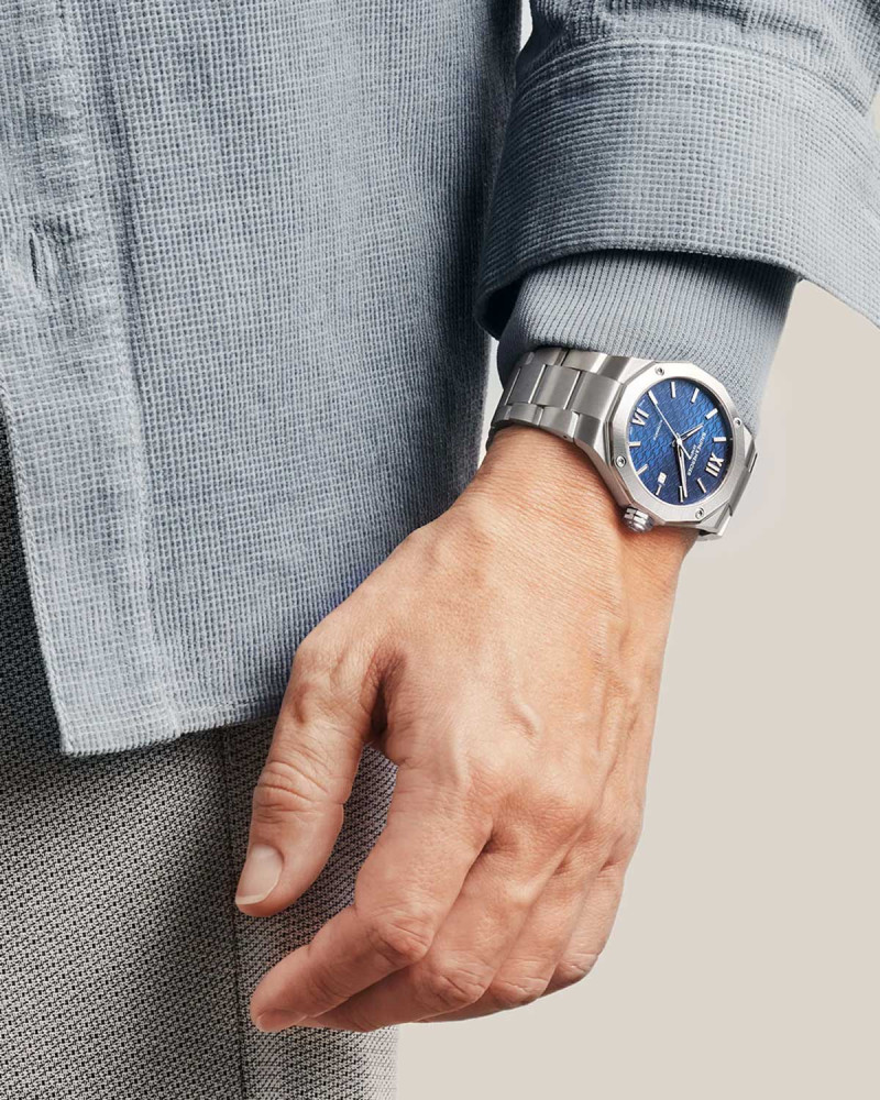 detail Baume & Mercier Riviera M0A10620