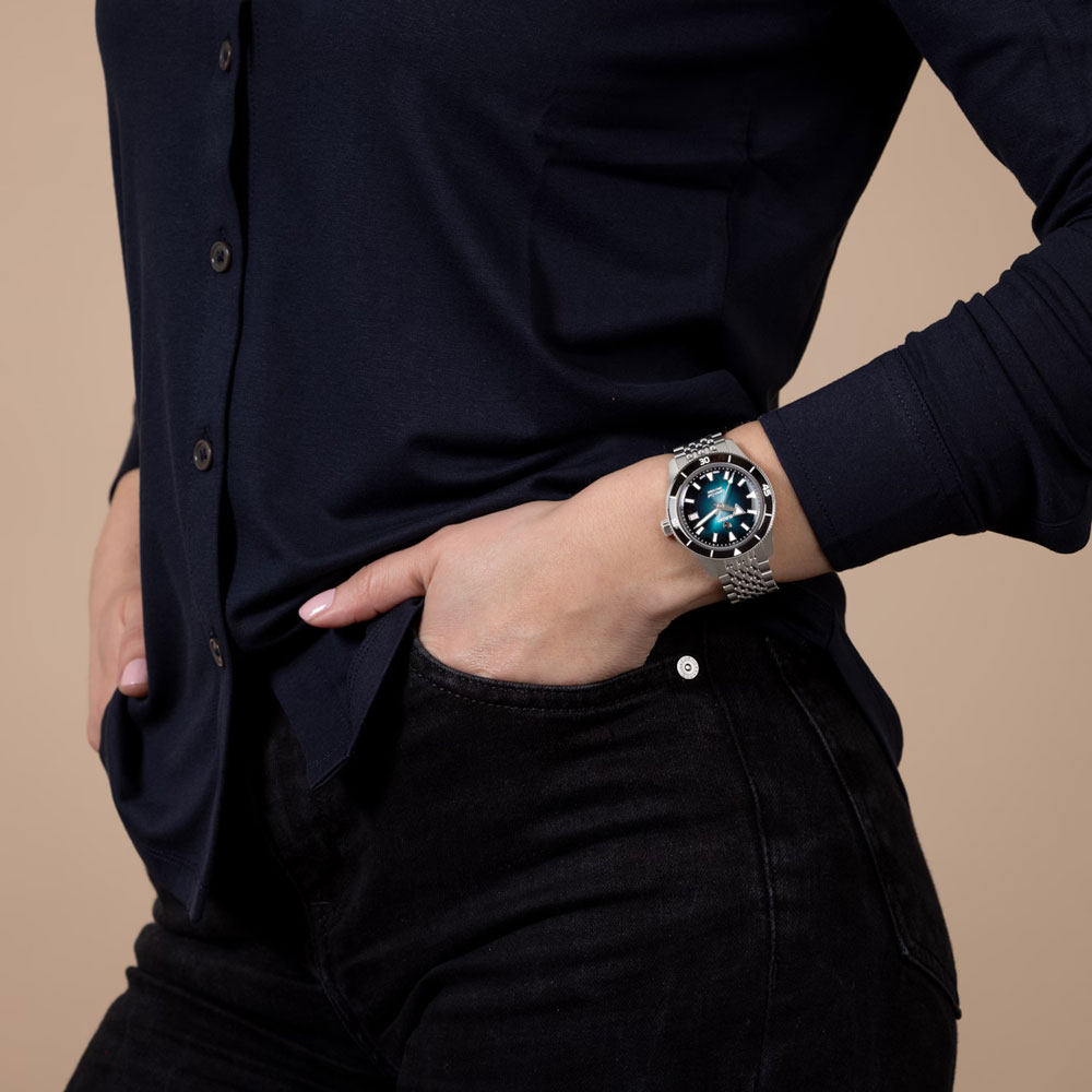 detail Rado Captain Cook Automatic R32223213