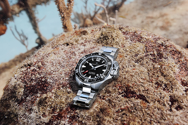 detail Hamilton Khaki Navy Frogman Automatic H77605135