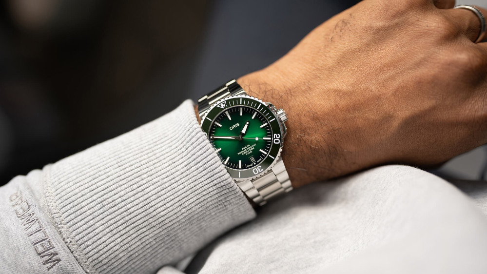 detail Oris Aquis Date 01 400 7763 4157-07 8 24 09PEB