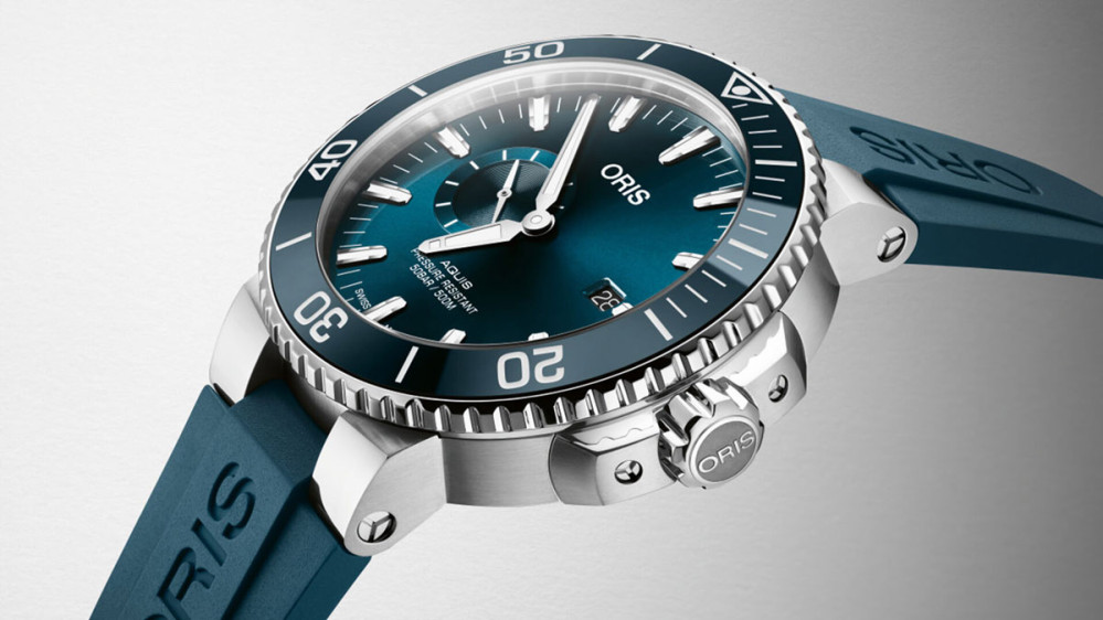 detail Oris Aquis Small Second Date 01 743 7733 4155-07 4 24 69EB