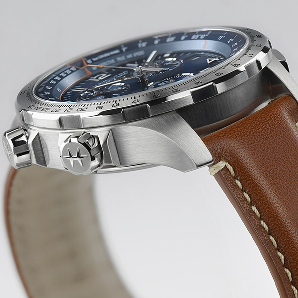 detail Hamilton Khaki Aviation X-Wind GMT Chrono Quartz H77922541