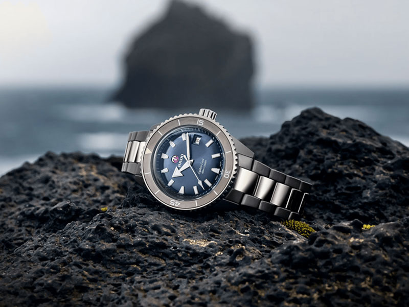detail Rado Captain Cook High-Tech Ceramic Diver R32144202