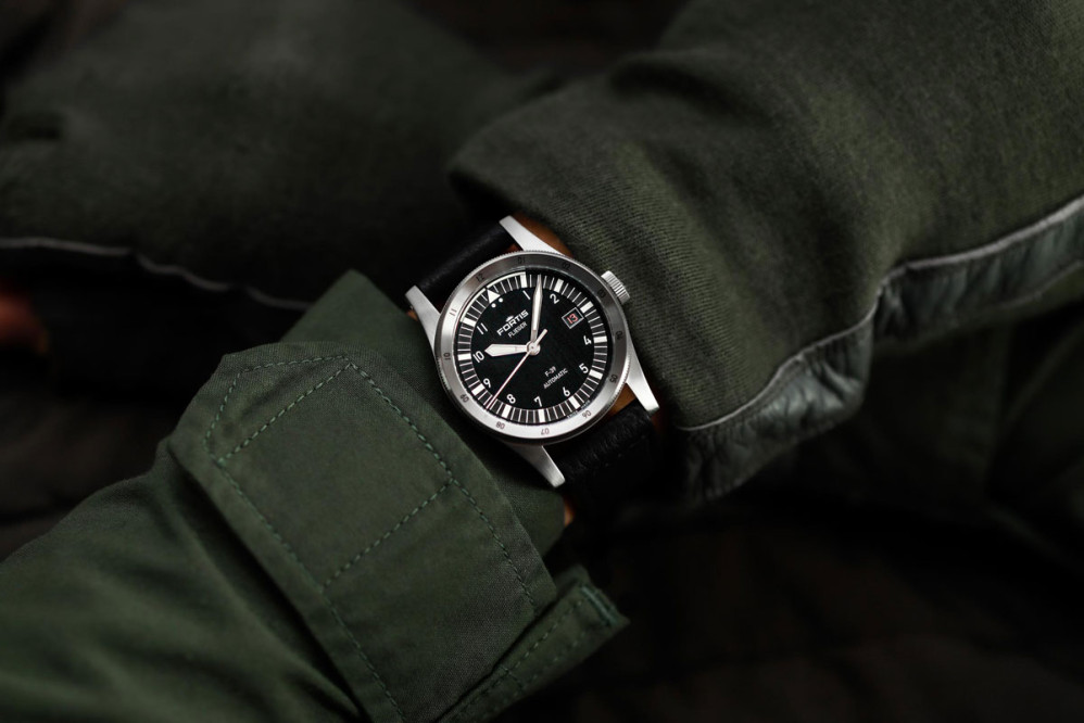 detail Fortis Flieger F-39 Black on Aviator Strap F4220016