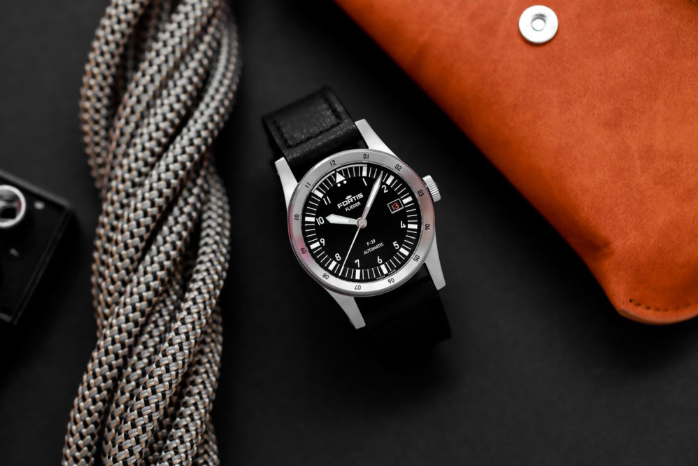 detail Fortis Flieger F-39 Black on Aviator Strap F4220016