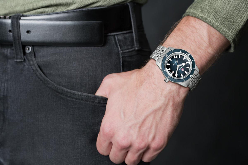 detail Rado Captain Cook Automatic R32505203