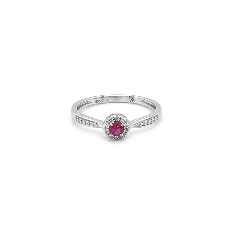 detail Rubinový prsten s diamanty z bílého zlata