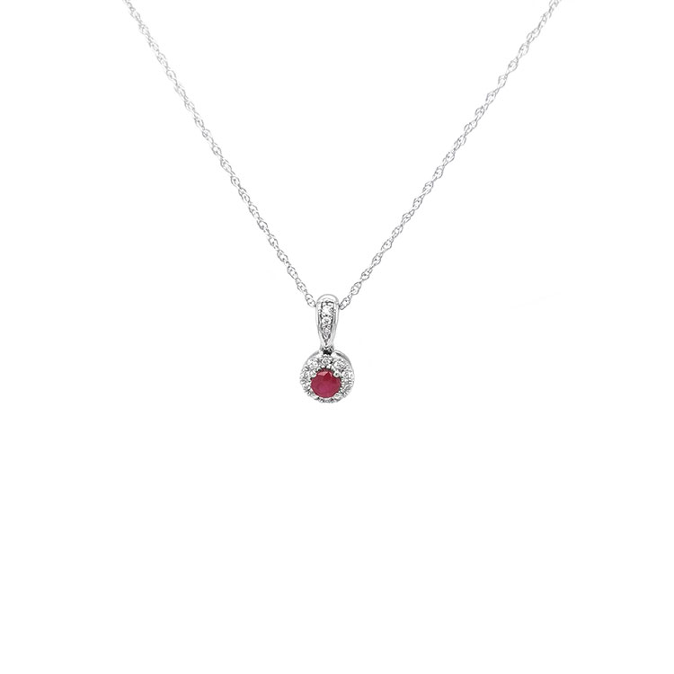 detail Rubínový přívěsek s diamanty z bílého zlata