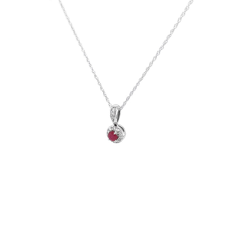 detail Rubínový přívěsek s diamanty z bílého zlata