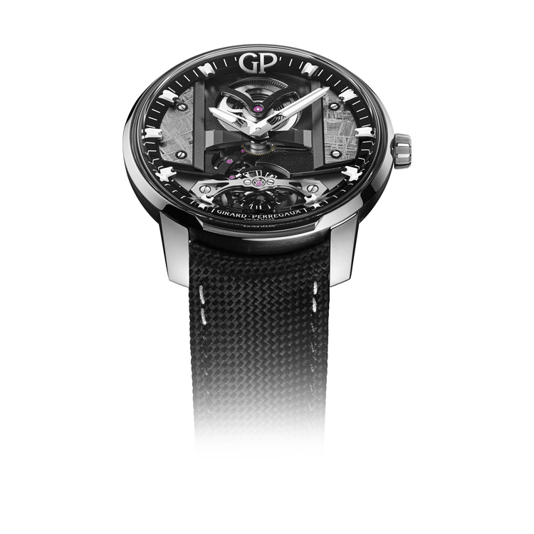 detail Girard-Perregaux Free Bridge Meteorite 82000-11-3259-5CX