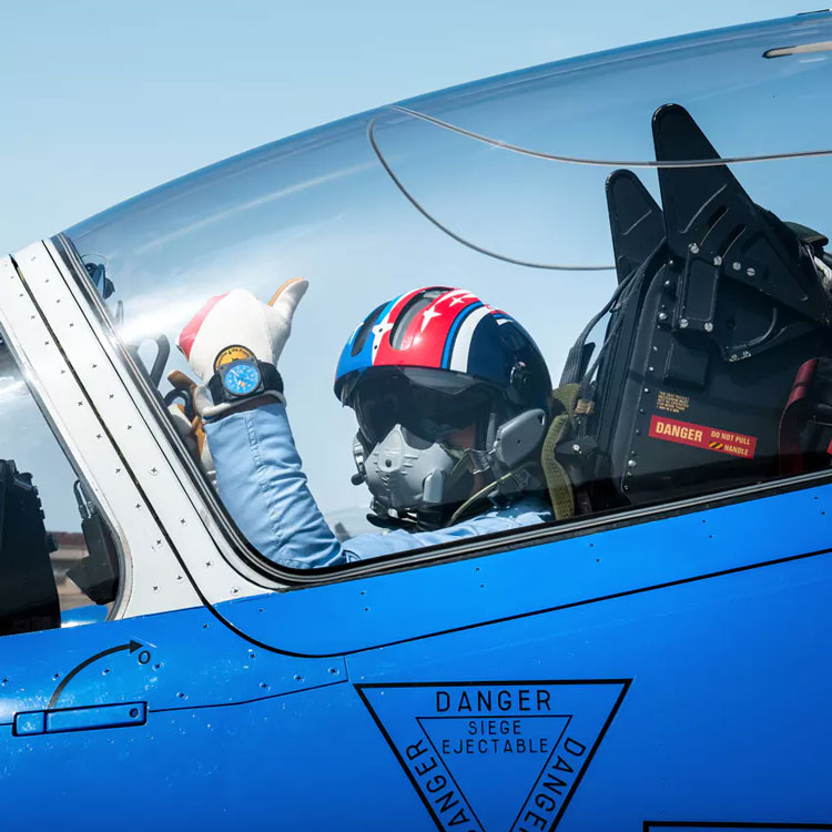 detail Bell & Ross BR 03-92 Patrouille de France 70th Anniversary BR0392-PAF7-CE/SCA