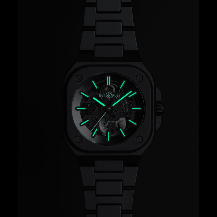 detail Bell & Ross BR 05 Skeleton Black Lum Ceramic BR05A-BLM-SKCE/SCE