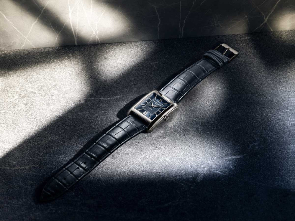 detail Frederique Constant Classics Carree Automatic FC-303N4C6