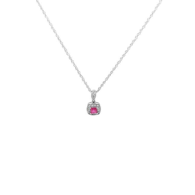 detail Rubínový Přívěsek s Diamanty z Bílého Zlata