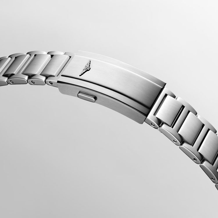detail Longines HydroConquest GMT L3.790.4.56.6