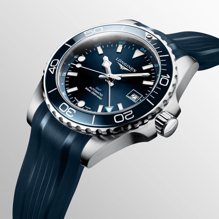 detail Longines HydroConquest GMT L3.790.4.96.9