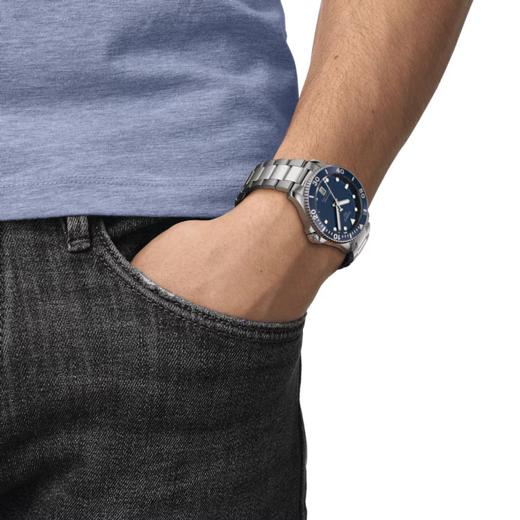 detail Tissot Seastar 1000 40mm T120.410.11.041.00