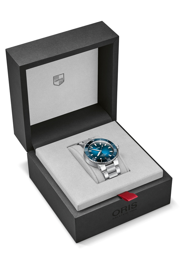 detail Oris Aquis Date Calibre 400 01 400 7763 4135-07 8 24 09PEB