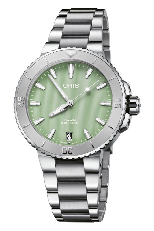 detail Oris Aquis Date 01 733 7770 4157-07 8 18 05P