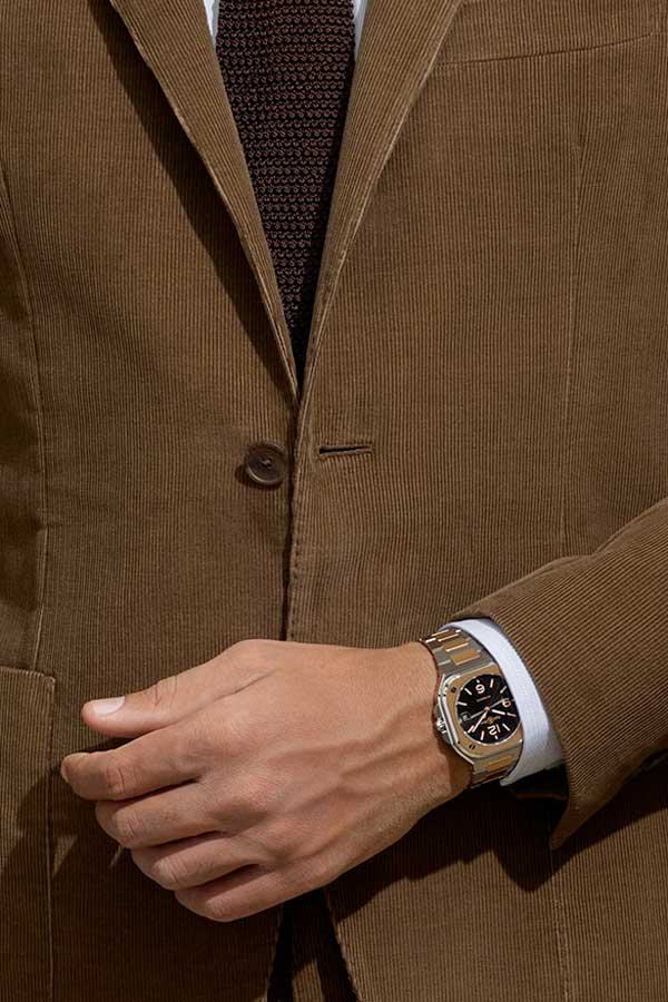 detail Bell & Ross BR 05 Black Steel & Gold BR05A-BL-STPG/SSG