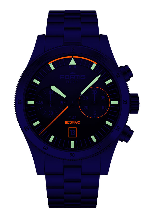 detail Fortis Flieger F-43 Bicompax Original on Block Bracelet F4240004
