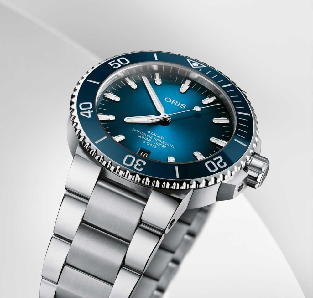 detail Oris Aquis Date Calibre 400 01 400 7763 4135-07 8 24 09PEB