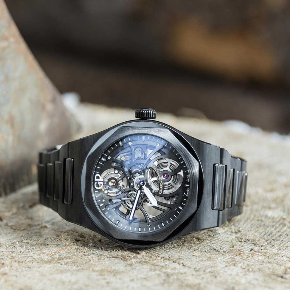 detail Girard-Perregaux Laureato Skeleton Ceramic 81015-32-001-32A