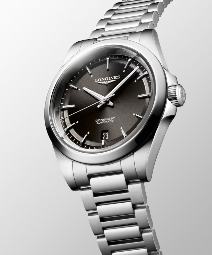 detail Longines Conquest L3.720.4.52.6