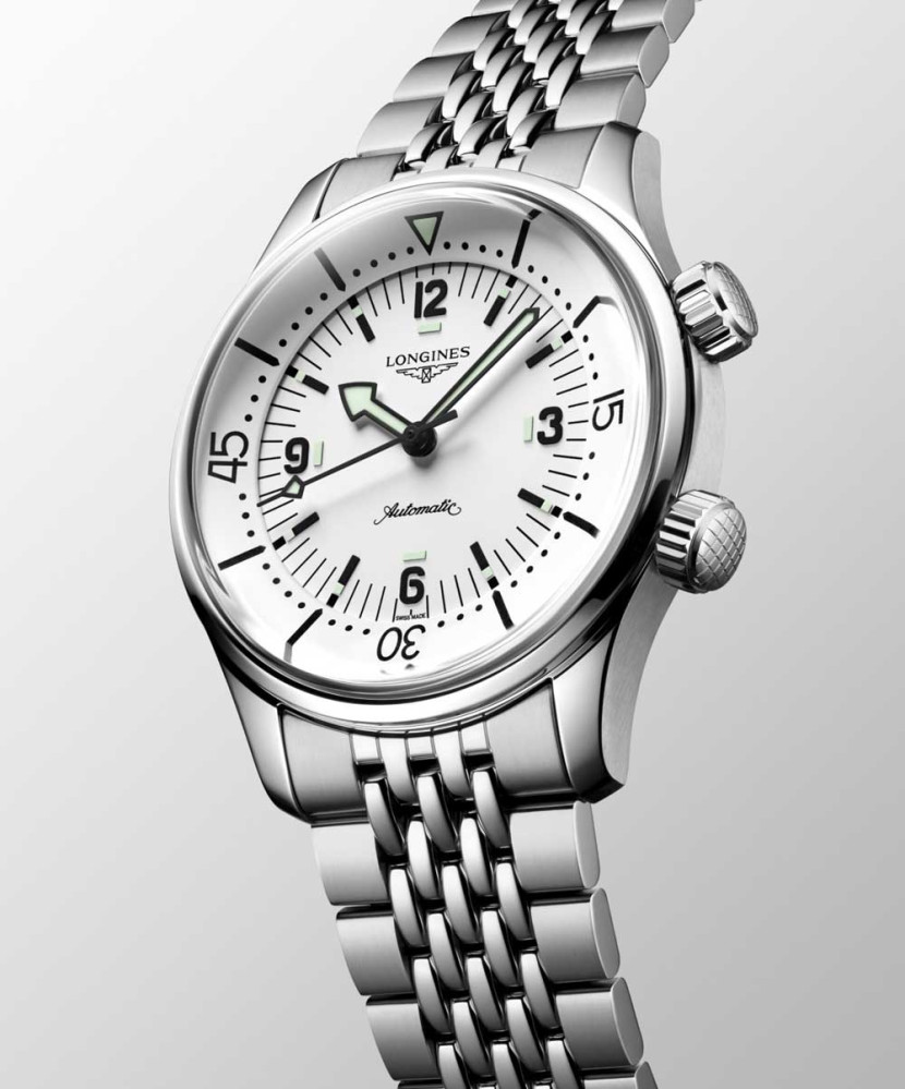 detail Longines Legend Diver L3.764.4.16.6