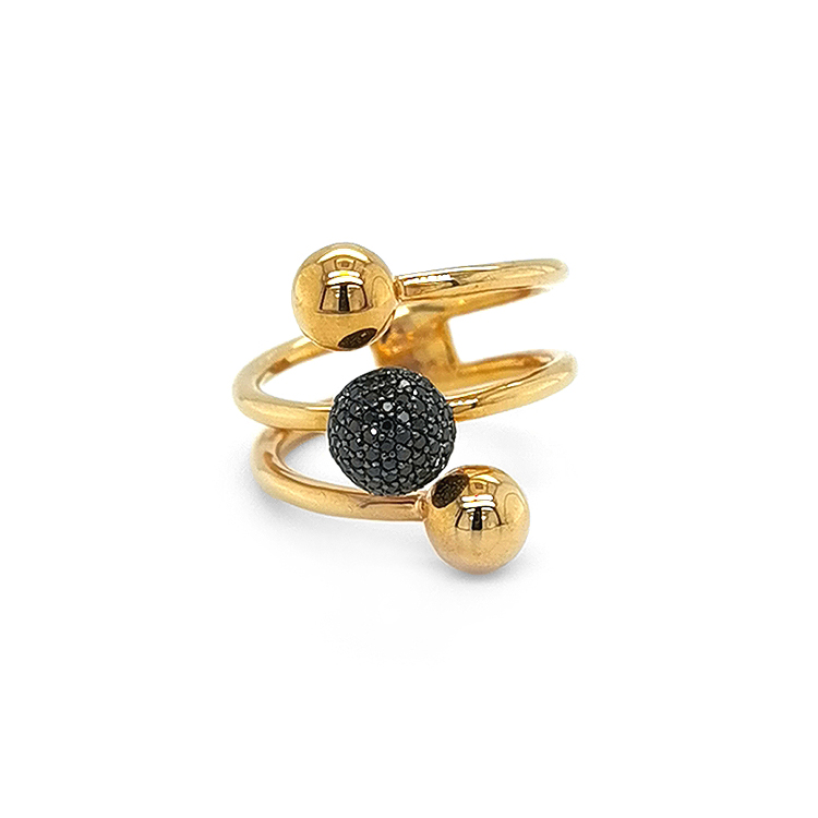 detail Zlatý Prsten s Čerými Diamanty