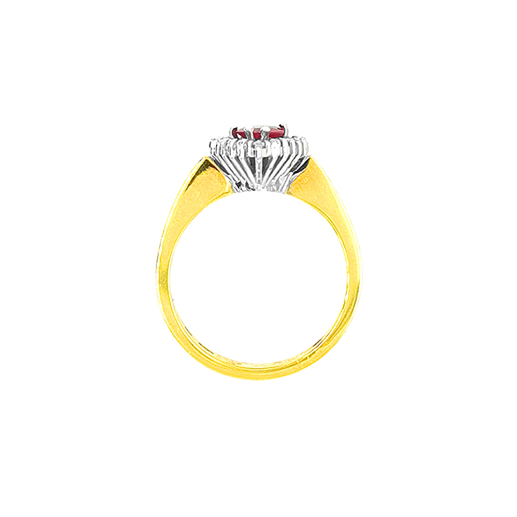 detail Zlatý Prsten s Rubínem a Diamanty