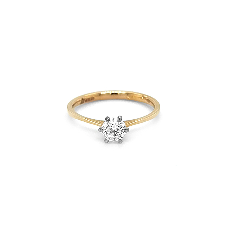 detail Zlatý Zásnubní Prsten s Diamantem