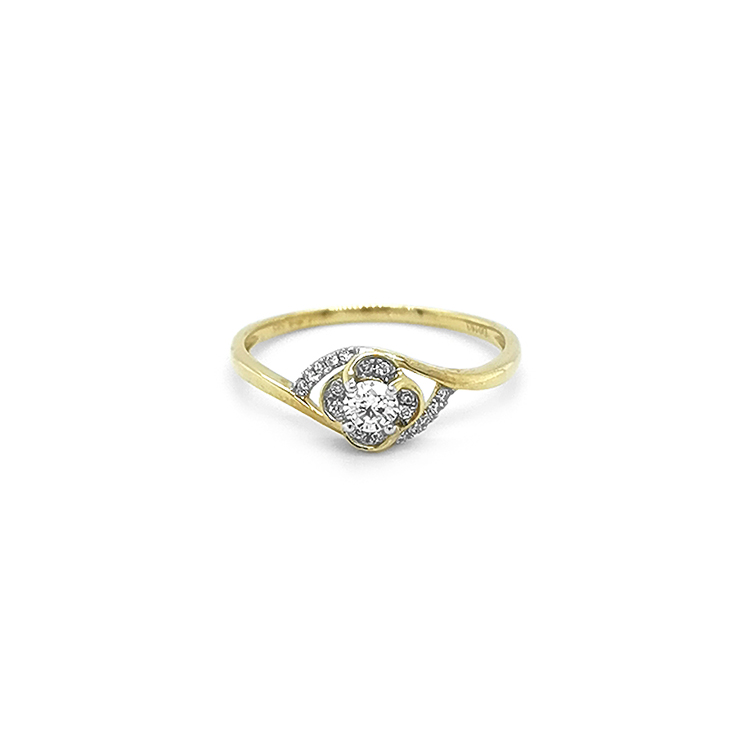 detail Zlatý Zásnubní Prsten s Diamanty
